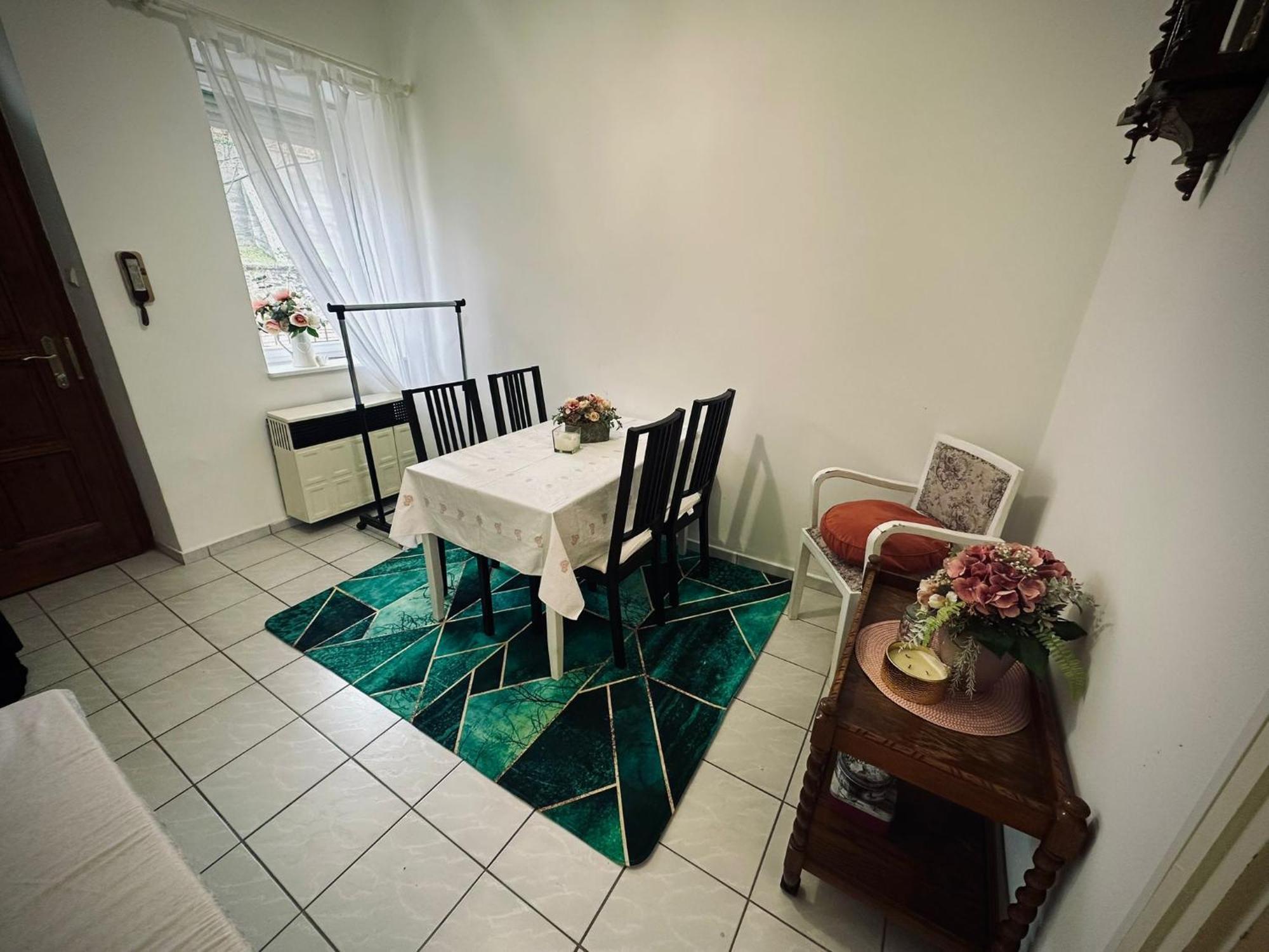 Taban Apartman เปตช์ ภายนอก รูปภาพ